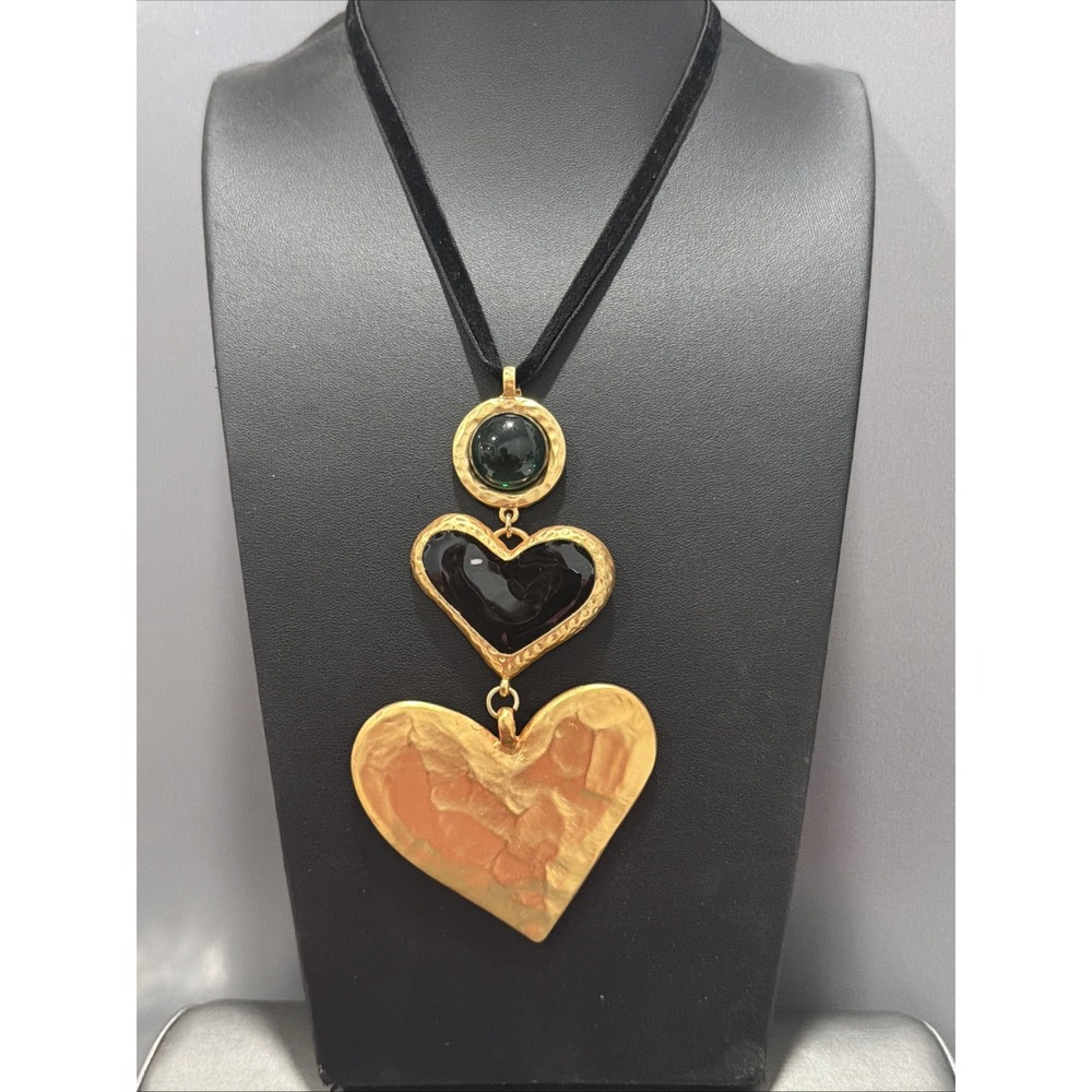 Gold Tone Triple Heart Pendant Necklace Black Enamel Green Cabochon Velvet 18"
